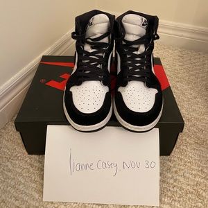 US 9.5 WOMEN JORDAN TWIST HIGH TOP